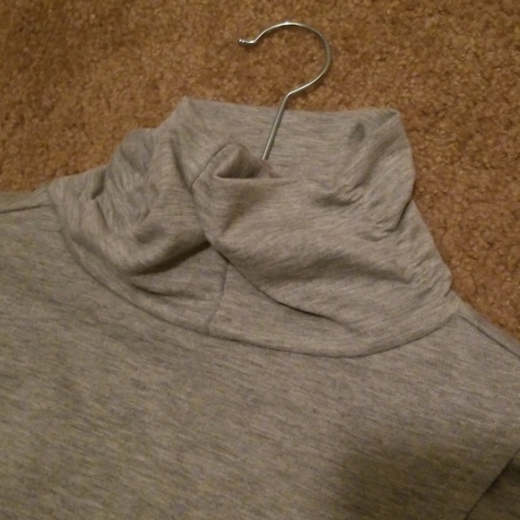 NWT Godshield turtleneck top w/bell sleeves Sz. M - Picture 5 of 7